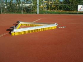 Driehoeksbezem geel voor tennis korfbal hockey
